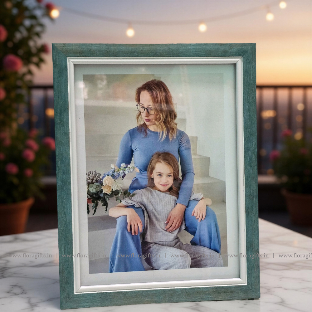 Green & White Frame 8 x 6